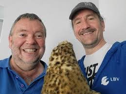 Robin Oster's Instagram, Twitter & Facebook