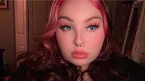 Kayla Kenyon's Instagram, Twitter & Facebook