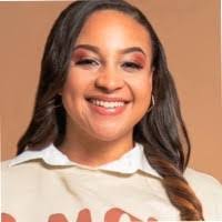 Shayla Lee's Instagram, Twitter & Facebook