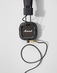 Die major iii bluetooth von marshall setzt auf das bekannte und ikonische design des vorgängers, wurde jedoch von grund auf lautstärkeregler am kopfhörer/kabel, faltbar. Marshall Major Ii Bluetooth Kabellose On Ear Kopfhorer In Braun Asos