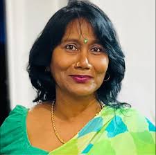 Show me a female that can leave her phone around her man unlocked because  she ain't doing nothing wrong. I will wait..💁