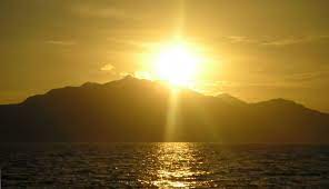 وترى الشمس إذا طلعت تزاور عن كهفهم الشمس يغير الله مسارها على بعد 93 مليون ميل لمؤمنين نيام كيف لا يغير أشياء صغير amazing nature nature wonderful picture