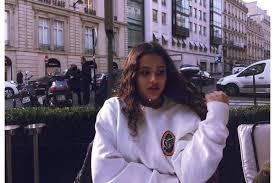 وشاركت زوجة النجم عمرو دياب مقطع من مقابلة ابنتها مع برنامج et بالعربي عبر حسابها على. Ù‡Ø¬ÙˆÙ… Ø¹Ù„Ù‰ Ø§Ø¨Ù†Ø© Ø¹Ù…Ø±Ùˆ Ø¯ÙŠØ§Ø¨ Ø¨Ø³Ø¨Ø¨ Ù‡Ø°Ù‡ Ø§Ù„ØµÙˆØ±Ø© ÙˆØ£Ø­Ø¯Ù‡Ù… ÙŠØ¹Ù„Ù‚ ÙƒØ±Ù‡Øª Ø£Ø¨Ø§Ùƒ Ø¨Ø³Ø¨Ø¨Ùƒ Ù…Ø¬Ù„Ø© Ø³ÙŠØ¯ØªÙŠ