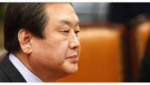 서울=뉴시스 김지현 기자 = 정치평론가 장성철 공감과논쟁 정책센터소장은 19일 페이스북을 통해 얼마 전 윤석열 전 검찰총장과 처, 장모의 의혹이 정리된 일부의 문서화된 파일을 입수했다며 윤 전 총장에게 많은 기대를 걸었지만, 이런 의혹을 받는 분이 국민의 선택을 받는 일은 무척 힘들겠구나라는. Sw1wi8tdeb I0m