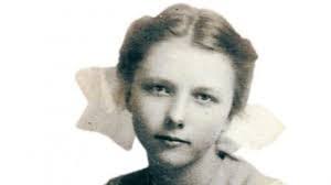 Ruth Becker's Instagram, Twitter & Facebook