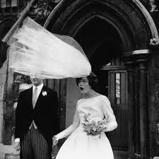 Wedding Day Disasters No Bride Can Prepare For Funny Wedding Pictures Wedding Humor Vintage Wedding Photos