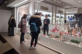 Από τότε είναι και διευθυντής των περιοδικών «ελλήνων ιστορία» και «ελληνική αγωγή». Adwnis Gewrgiadhs E3etasame To Anoigma Ths Agoras Sthn Krhth Giati Den Ylopoih8hke