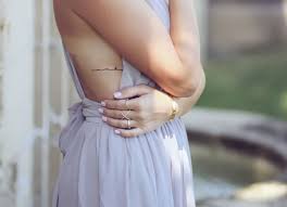 Dezente Tattoo Ideen Fur Frauen Taille Puls Schriftzug Anker Tattoo Frau Tattoo Ideen Tattoo Frauen