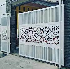 Pagar besi minimalis satu lagi bahan bagunan yang kini mulai ramai digunakan yaitu pagar besibiasanya pagar besi selain untuk membantu keamanan juga membuat tampilan rumah terlihat lebih megah dan keren. Contoh Model Pagar Besi Hollow Pagar Rumah