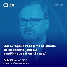 Schválené omezení dovozu ruské ropy je podle premiéra Petra Fialy skvělým  výsledkem jak pro sedm-a-dvacítku, tak pro Česko. Unijní lídři podle něj na  summitu ukázali, že se dokážou spojit v otázce protiruských