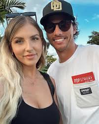 Jade Wright's Instagram, Twitter & Facebook