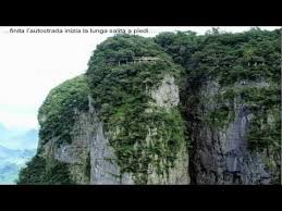 La Strepitosa Porta Del Paradiso In Cina Foto E Video Del Monte Suggestivo Meteo Italia Previsioni Del Tempo Notizie E Terr Tianmen Mountain China Plants