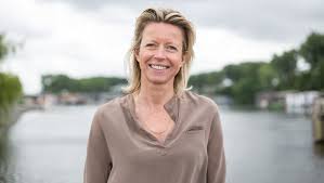 Ministers ollongren en wiebes presenteerden de miljoenenplannen vrijdagmiddag op het provinciehuis. Wethouder Ollongren Is Voorstander Van Verhuur Via Airbnb Het Parool