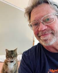 Peter Veloz's Instagram, Twitter & Facebook