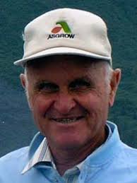 Lynn Manhart's Instagram, Twitter & Facebook