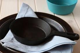 Tip Of The Day Keep Your Cast Iron Pan In Good Shape By Cleaning It With Salt And Hot Water And Re Seasoning I Cast Iron Pot Cast Iron Seasoning Cast Iron