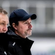 Adam tar chansen där han trivs bäst