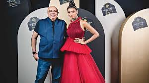 He speaks to swati singh about his latest collection, his design philosophy and his signature style. Tarun Tahiliani Celebrates His Infinite Journey With Blenders Pride Fashion Tour Telegraph India