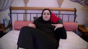 Muslim Slut Wearing Hijab JOI speaking English and Arabic - Lilimissarab -  XNXX.COM