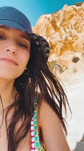 📸 Nina Dobrev via InstaStories con Shailene Woodley & Nicole Cogan 💜