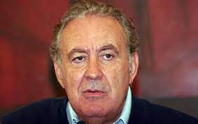 Breve biografia di michele santoro. Michele Santoro Eta Moglie Figli Altezza E Peso Tutte Le Curiosita Sul Conduttore Televisivo Urbanpost