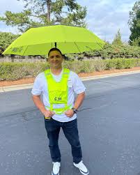 About 2 years ago I had the pleasure to meet Larry Rosado, the inventor of  the ingenius product, PROSHADOW, which is a hands-free solution that  provides the benefit of shade, while simultaneously