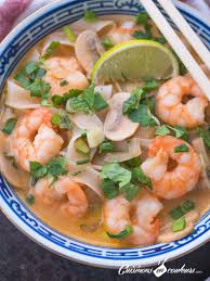Soupe Thai De Crevettes Au Lait De Coco Et Au Curry Rouge Cuisinons En Couleurs Recette Soupe Thai Crevette Lait De Coco Curry Rouge