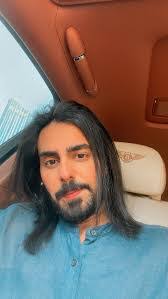 Saad Hashmi's Instagram, Twitter & Facebook