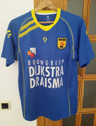 De club uit de hoofdstad won 34 keer de landstitel. Cambuur Away Football Shirt 2013 2014 Sponsored By Bouwgroep Dijkstra Draisma