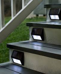 Iluminacion Solar En El Jardin Solar Step Lights Luces Solares Para Escaleras Terrazas Y Porches Escaleras Exteriores