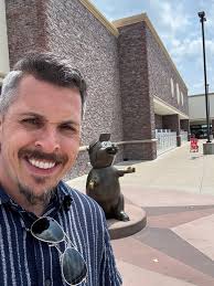 On my way back home from a conference in Tennessee. I had to make a stop  and see my friend Buc-ee! Who would've ever thought a gas station would  become this popular?