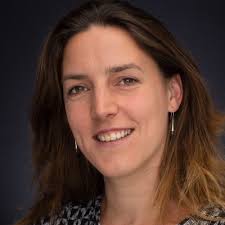 Gisteren heb ik mijn diploma van de Executive Master of Management in  Education van TIAS in ontvangst mogen nemen. Het was af en toe een  beproeving om de studie te combineren met