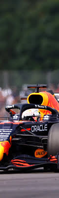 The british grand prix is a formula one race held at silverstone. N0i71zpvwxvujm