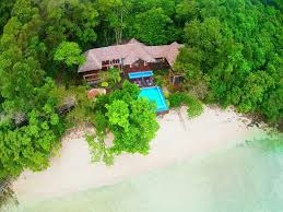 Hillside villas reflect the simplicity of the borneo architectural. Bungaraya Island Resort Your Little Pocket Of Paradise Bunga Raya S Royal Villa Tucked Right Into The Jungle With Its Very Own Private Beach Indulgence Bungarayaresort Sabah Malaysia Borneo Thepreferredlife Travelgram Wanderlust