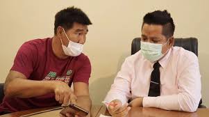 ต้องมอบโล่ลูกกตัญญูดีเด่นให้กับ น้องเบสท์ รักษ์วนีย์ คำสิงห์ ลูก. U Dtvm1lgytthm