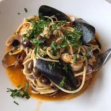 Les foodies vous présente 20 recettes avec photos à découvrir au plus vite ! Spaghetti Aux Fruits De Mer Picture Of Cafe Le Rdv Fribourg Tripadvisor