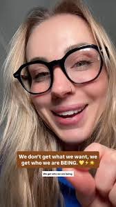 Laura Rawson's Instagram, Twitter & Facebook