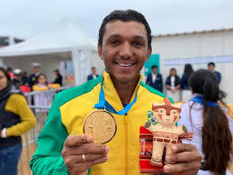 Isaquias queiroz dos santos (born 3 january 1994) is a brazilian sprint canoeist who has competed since 2005. Confira Todas As Medalhas Que Os Atletas Do Flamengo Conquistaram Nos Jogos Pan Americanos De Lima
