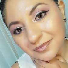 Llegó la NUEVA mascarilla facial con carbón de triple acción Clear Proof!  Pruébala y descubre por qué será el mejor cómplice de tu piel este verano  ❤️ #Detox #MisCómplicesDeVerano