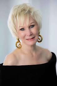 Royal Dames_Tiara Ball 2018 Journal.indd