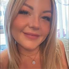 Valerie Giroux's Instagram, Twitter & Facebook