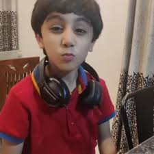 The Internet thinks that this little boy in viral video looks like Ranbir  Kapoor. Do you?