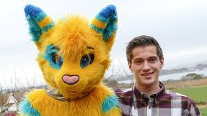 Sidney Tomlinson's Instagram, Twitter & Facebook