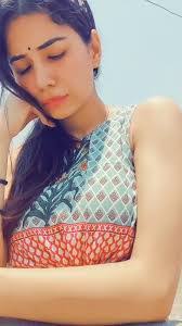 Anu Vohra's Instagram, Twitter & Facebook