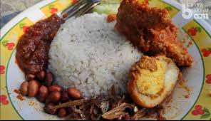 Dia menjual nasi lemak dan kuih muih di gerai itu sejak sedekad yang lalu. Viral Di Kediri Gadis Jual Nasi Lemak Malaysia Ludes Dalam 30 Menit Beritajatim Com