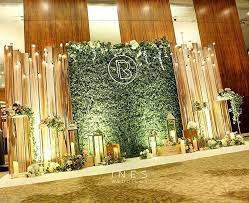Wood And Greenery Are The Perfect Blend Of All Rustic Style Decoration Weddingceremo Wood Backdrop Wedding Rustic Wedding Backdrops Rustic Backdrop