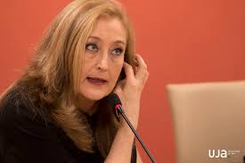 La periodista Elisa Beni apela al cumplimiento de las normas y de la ética  del Periodismo para luchar contra la desinformación y la propaganda |  Diario Digital de la UJA | Compromiso