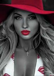 Black And White Vs Color Portraits Pin By Cecilija On Mis Colores Selective Color Photography Color Splash Photography Color Splash