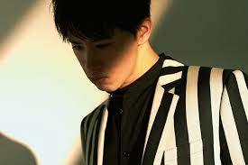 服に個性があるのではなく、着る人に個性がある。 そうユニクロは信じています。 私たちの服は、作り手ではなく、 着る人の価値観から作られる服です。 さあ、新しい発想の服の世界へ。 Takaã‹ã‚‰èª­è€…ã¸one Ok Rockã®ç ´å£Šã¨å†æ§‹ç¯‰ Highsnobiety Jp ãƒã‚¤ã‚¹ãƒŽãƒã‚¤ã‚¨ãƒ†ã‚£
