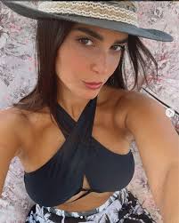 رانيا منصور في إطلالات فاتنة وجريئة.. 10 لقطات ساحرة (صور)